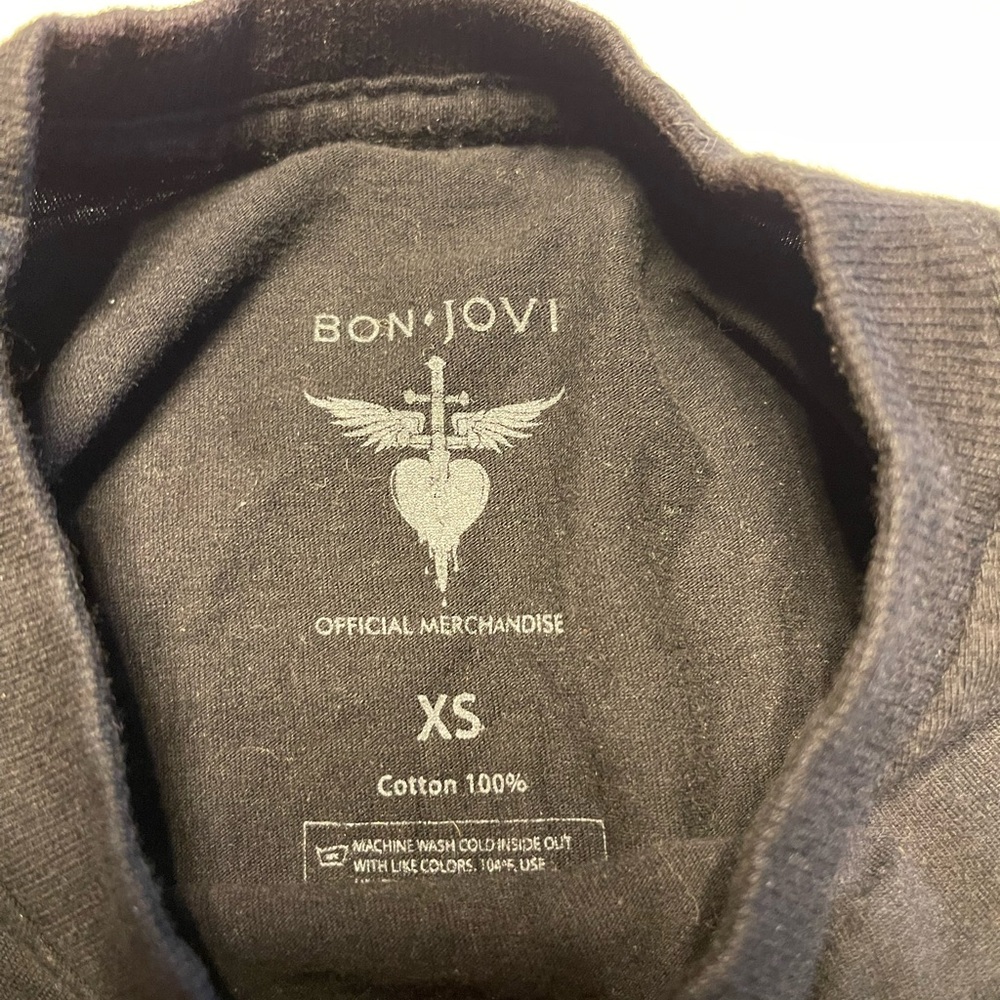 Bon Jovi | 2019 Not For Sale Tour Tshirt - Picture 3 of 4